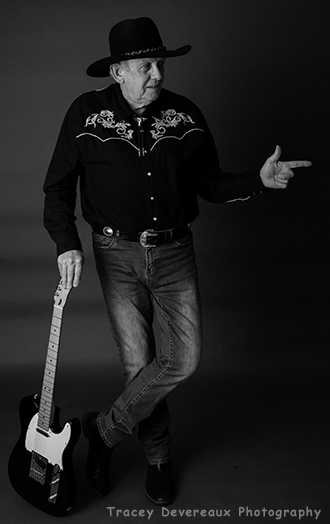 Graeme Jensen Country Music Entertainer Photo.